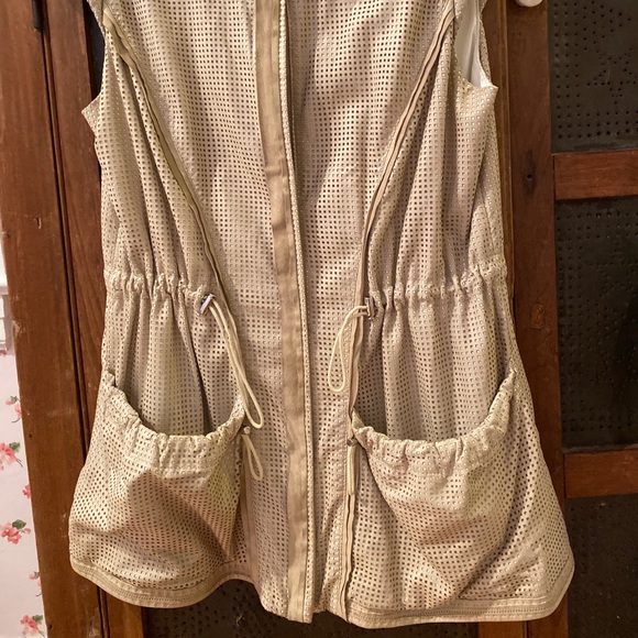 🤩Elie Tahari SzS/P Pale Khaki Glove Leather Vest - Picture 6 of 6